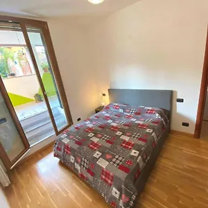  Appartamento Conte Rosso House, Con Doppia Terrazza In Coorte Tranquilla A Due Passi Da Stazione E Metropolitana Lambrate